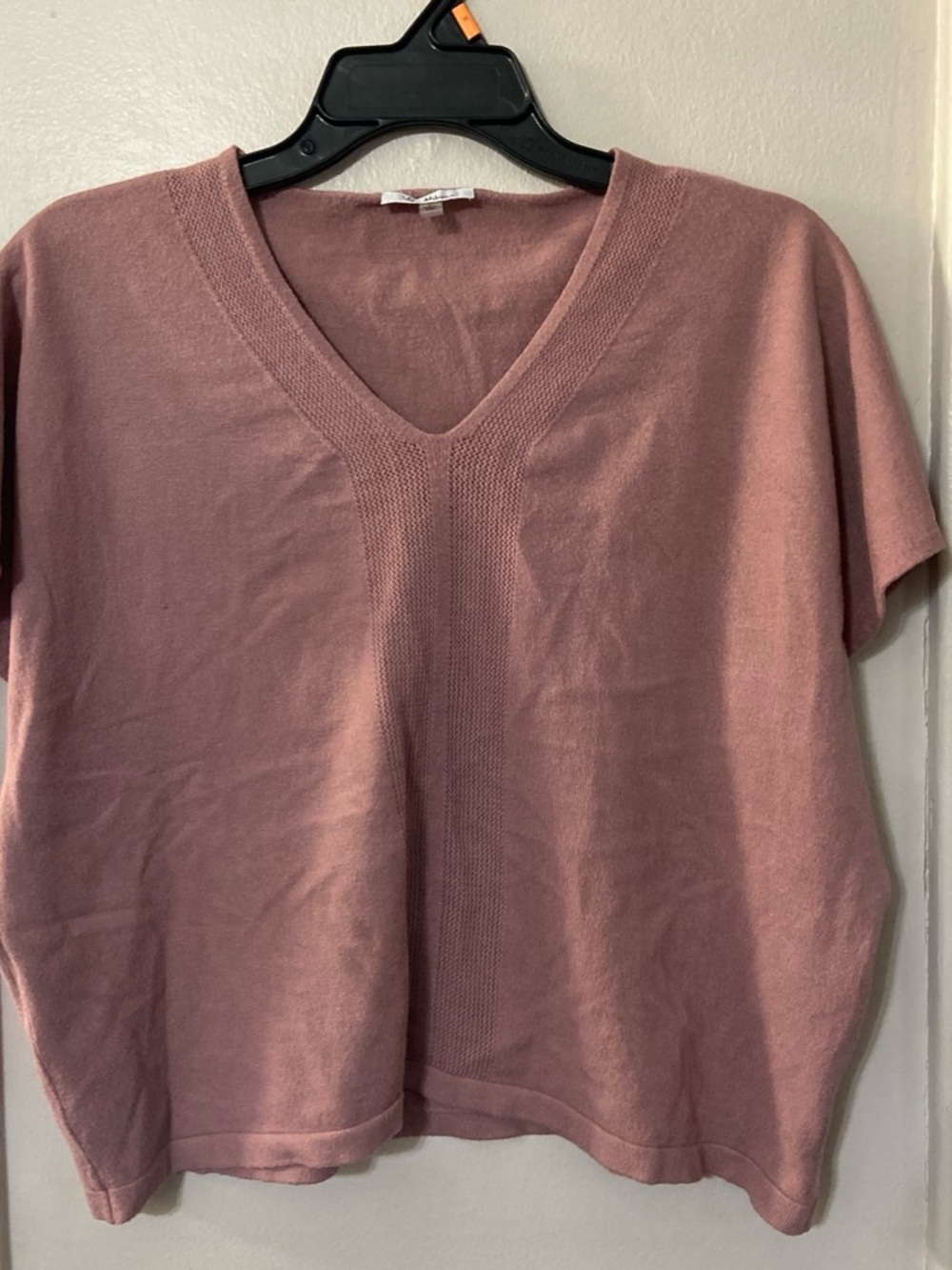 Relaxed V-Neck Short Sleeve Sweater in Dusty Mauve